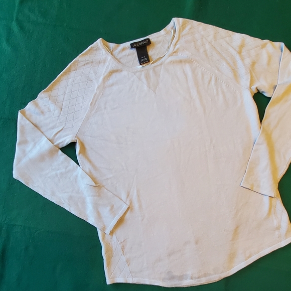 Patterned knit long sleeved sweater. NWOT - Picture 3 of 14